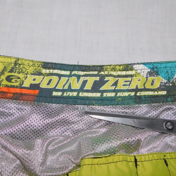 Point Zero Mens L Black Green Yellow plaid Lined Board Shorts Swim Trunks - Picture 5 of 11